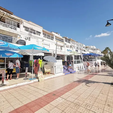 Home2book Vibrant Americas Apt, Pool Retreat